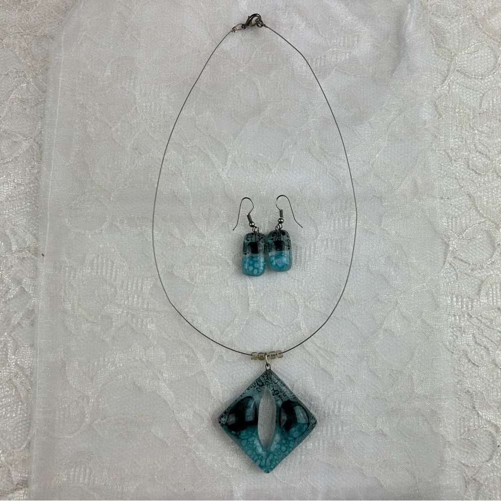 Aruban Artisan Handmade Glass Design Drop Earrings & Matching Necklace Set Glam